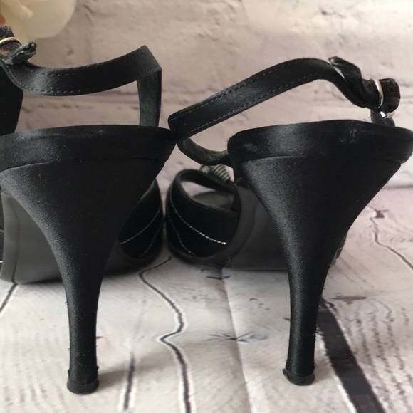 Salvatore Ferragamo peeptoe heels Size 9 - Picture 4 of 8
